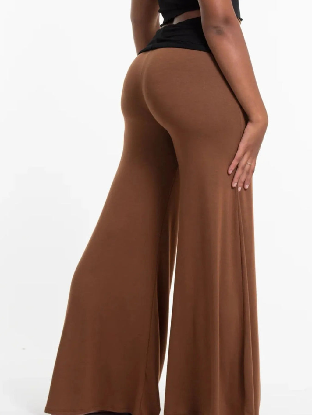 Pantalon de yoga taille haute à jambes larges avec ceinture contrastée
