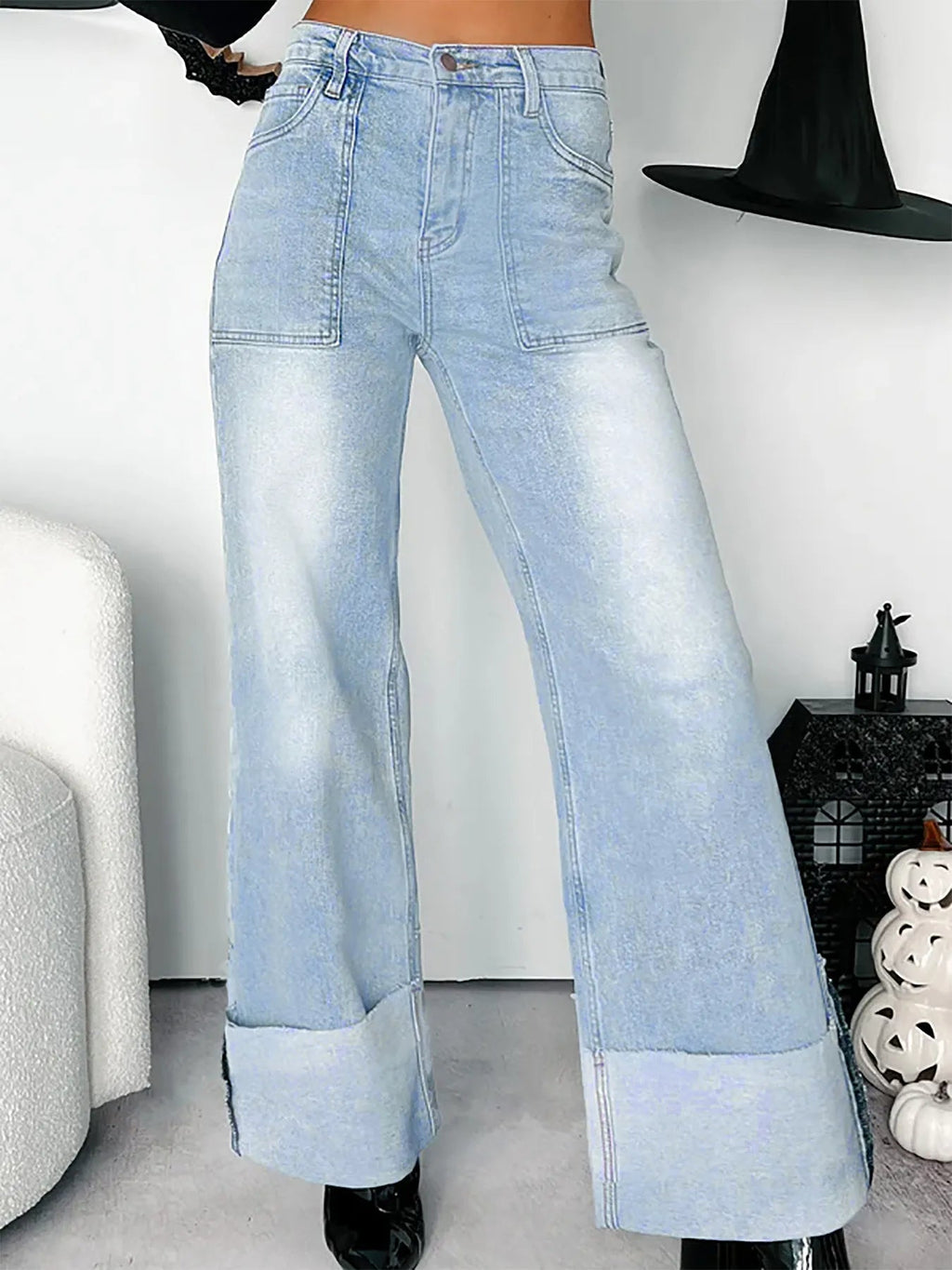 Jean taille haute à jambes larges et ourlet retroussé