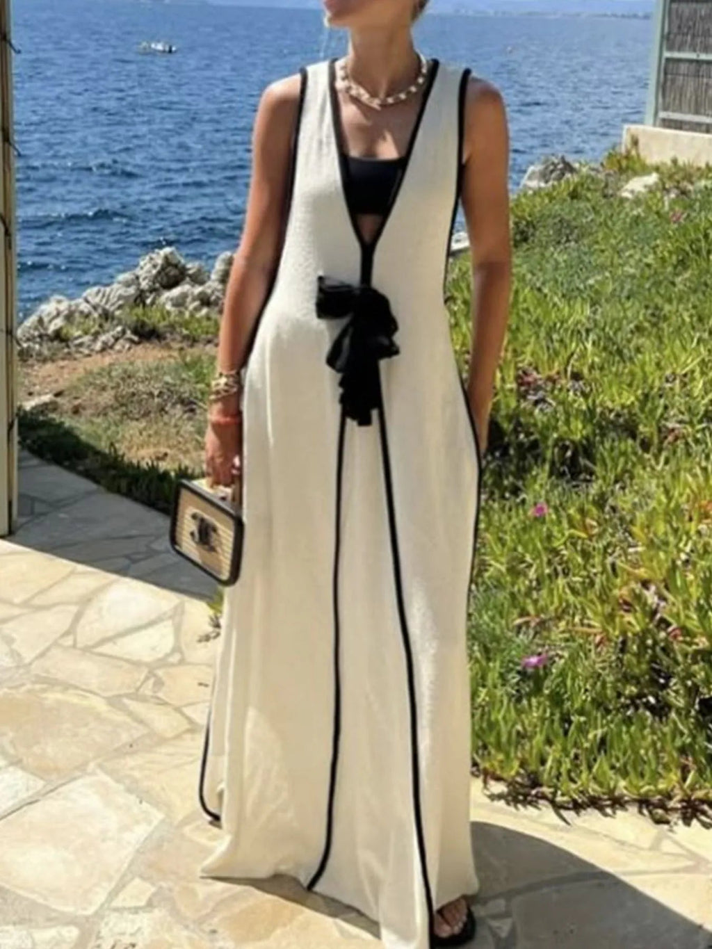 Robe maxi en maille sans manches à bordure contrastée