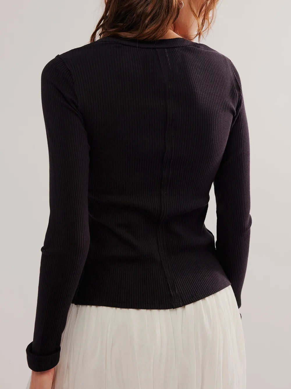 Gilet à manches longues et col rond boutonné