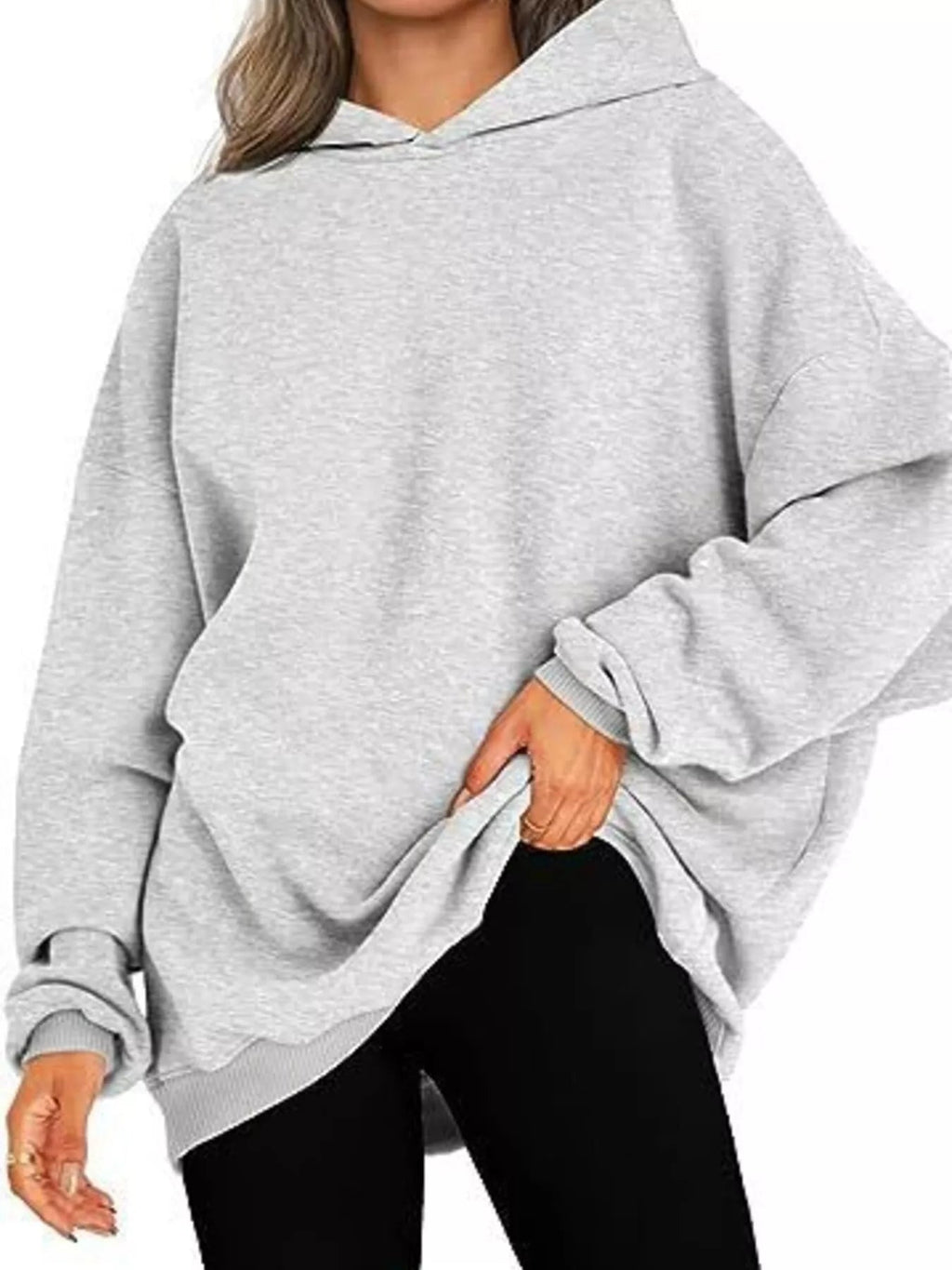 Sweat à capuche à manches longues et épaules tombantes