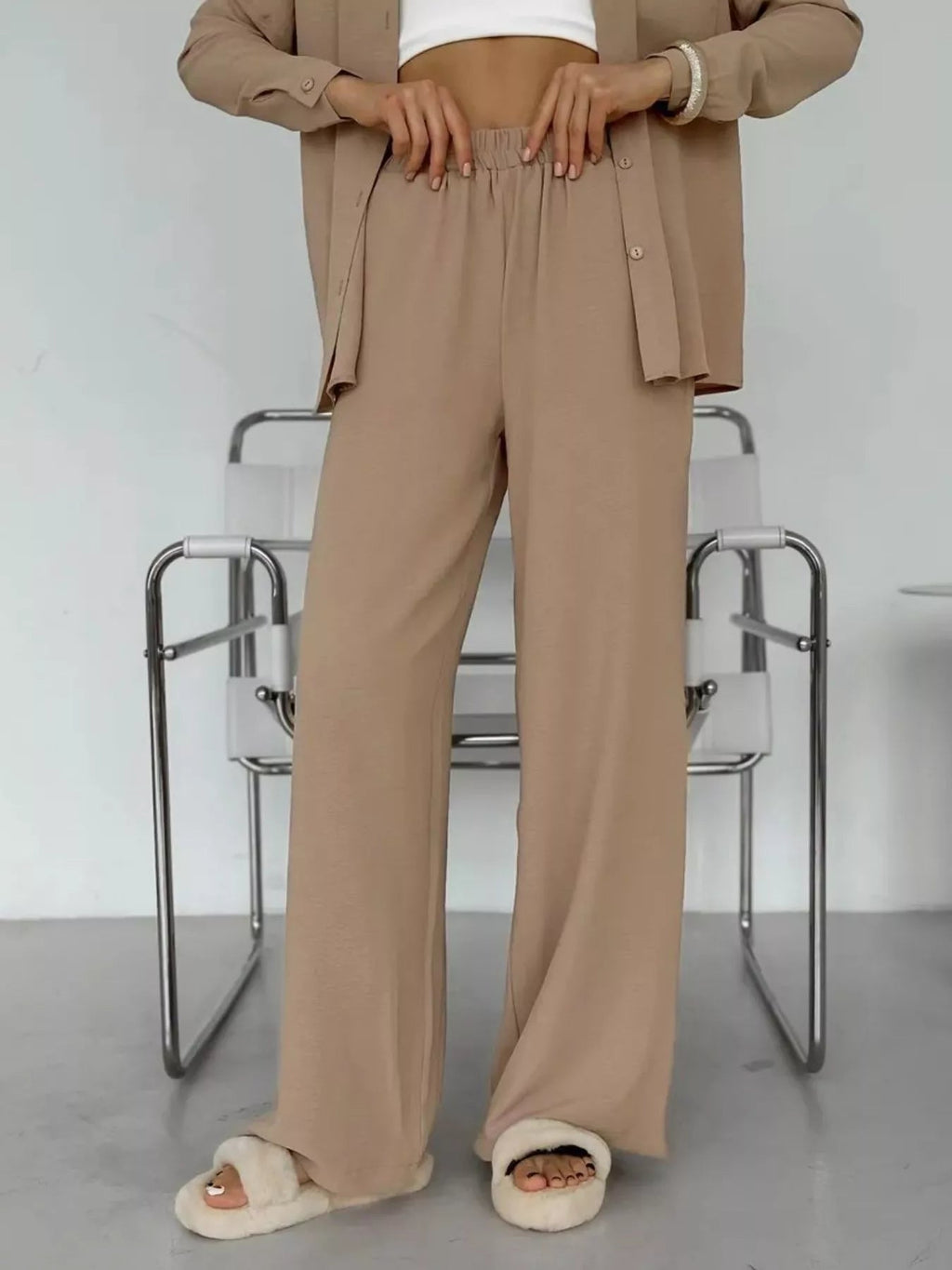 Ensemble chemise à manches longues boutonnée et pantalon
