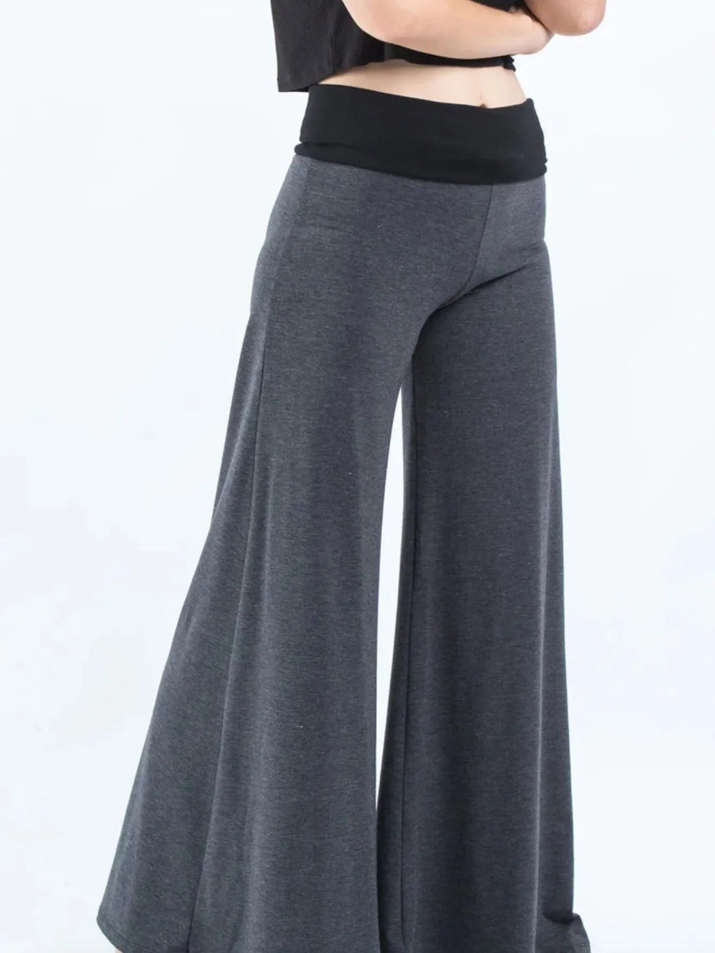 Pantalon de yoga taille haute à jambes larges avec ceinture contrastée