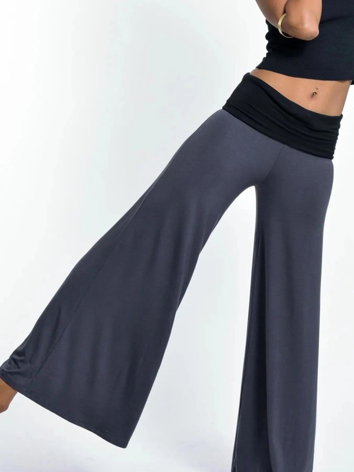 Pantalon de yoga taille haute à jambes larges avec ceinture contrastée