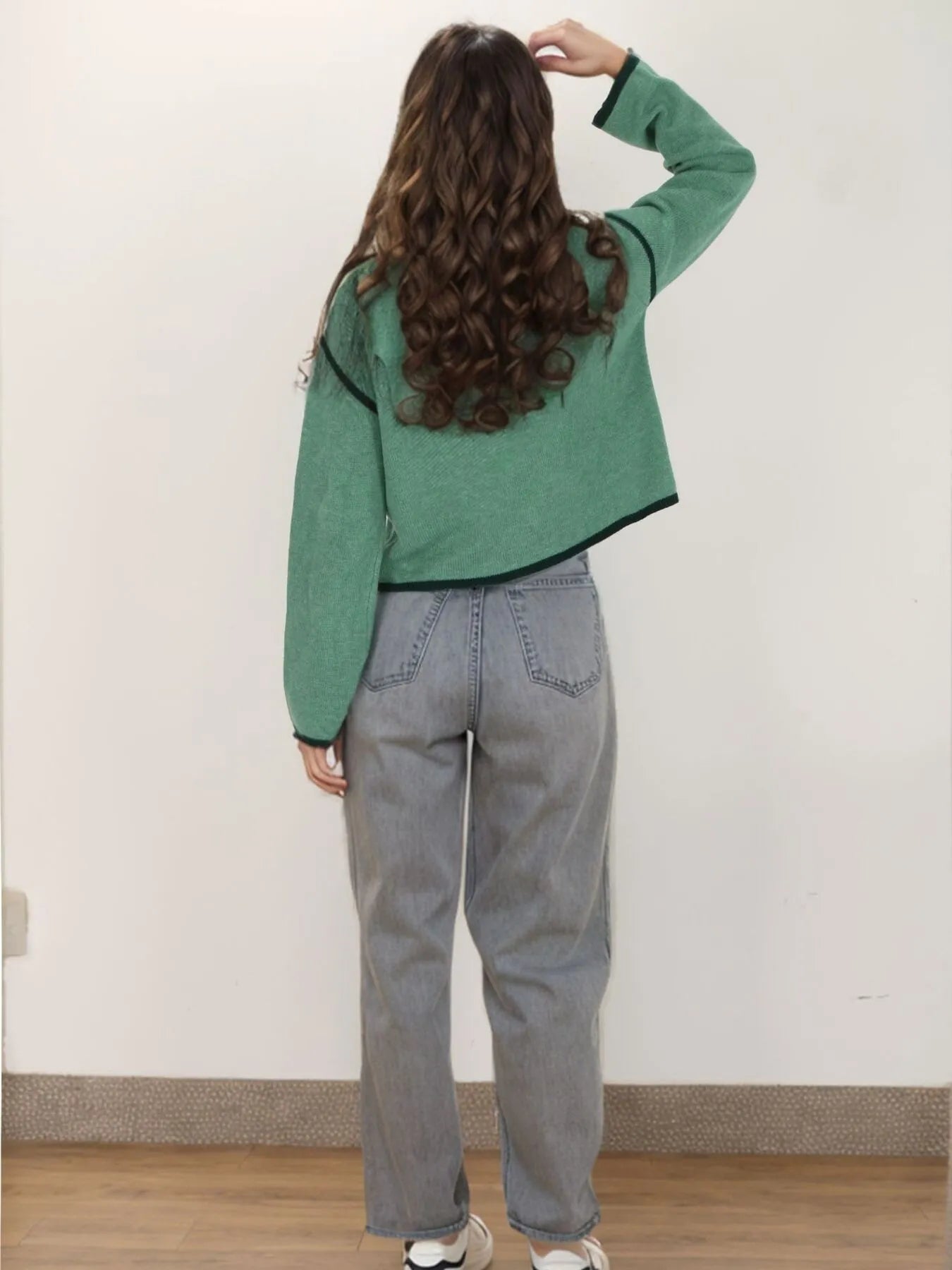 Gilet boutonné sur le devant avec bordure contrastée