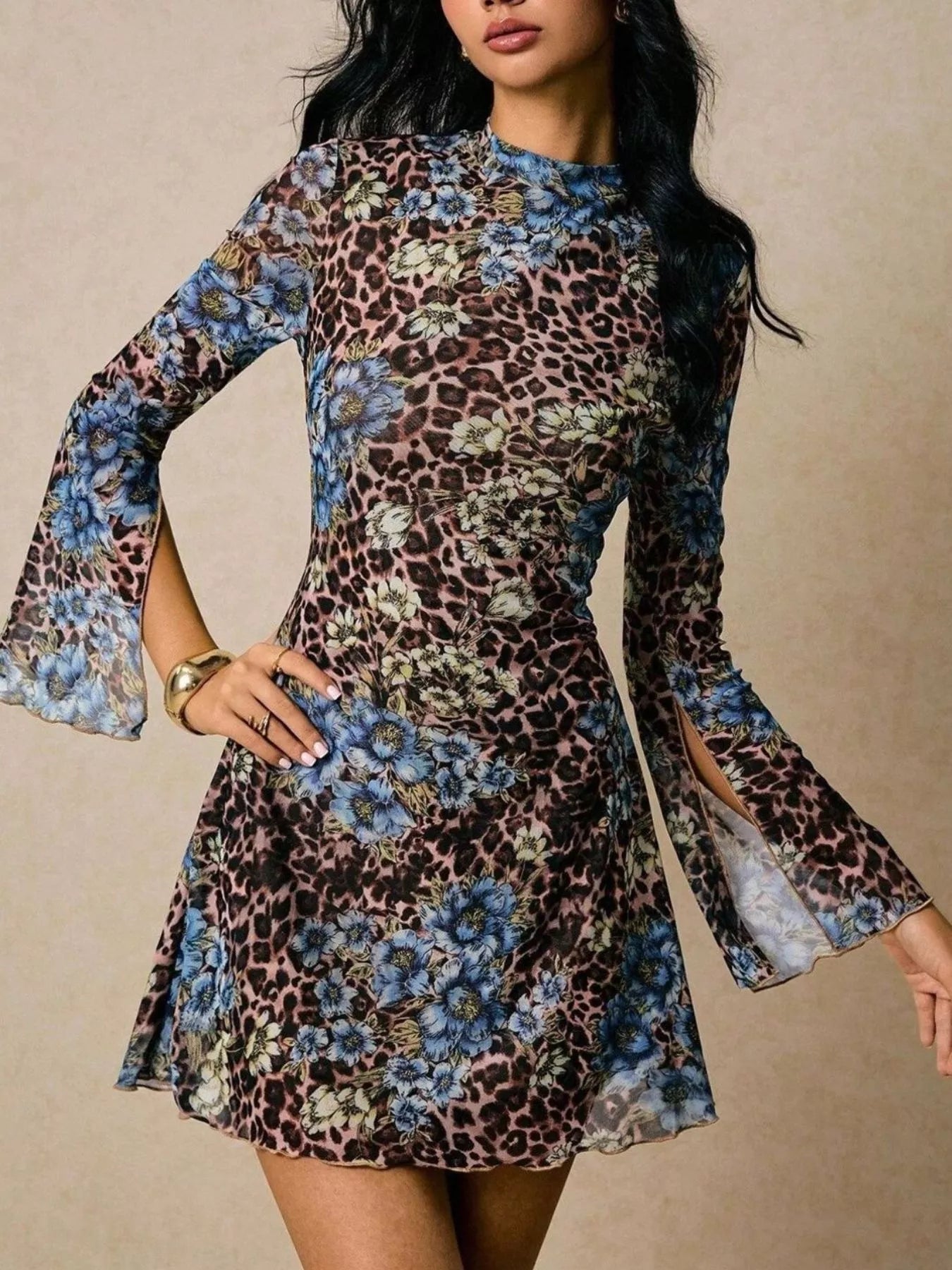 Robe mini à manches fendues imprimée léopard et fleurs