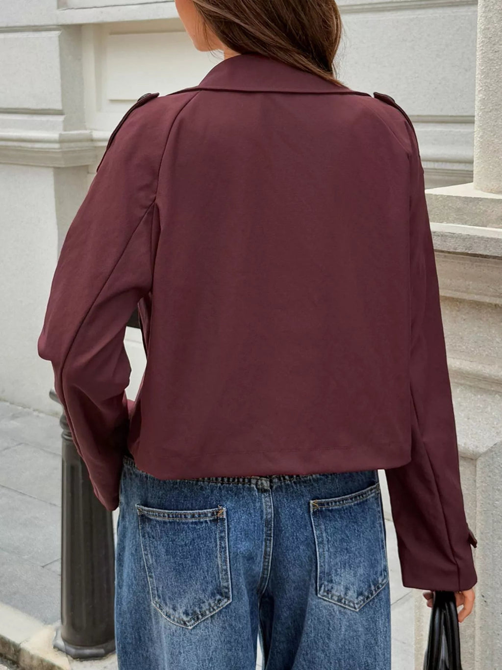 Chaqueta corta cruzada con mangas raglán