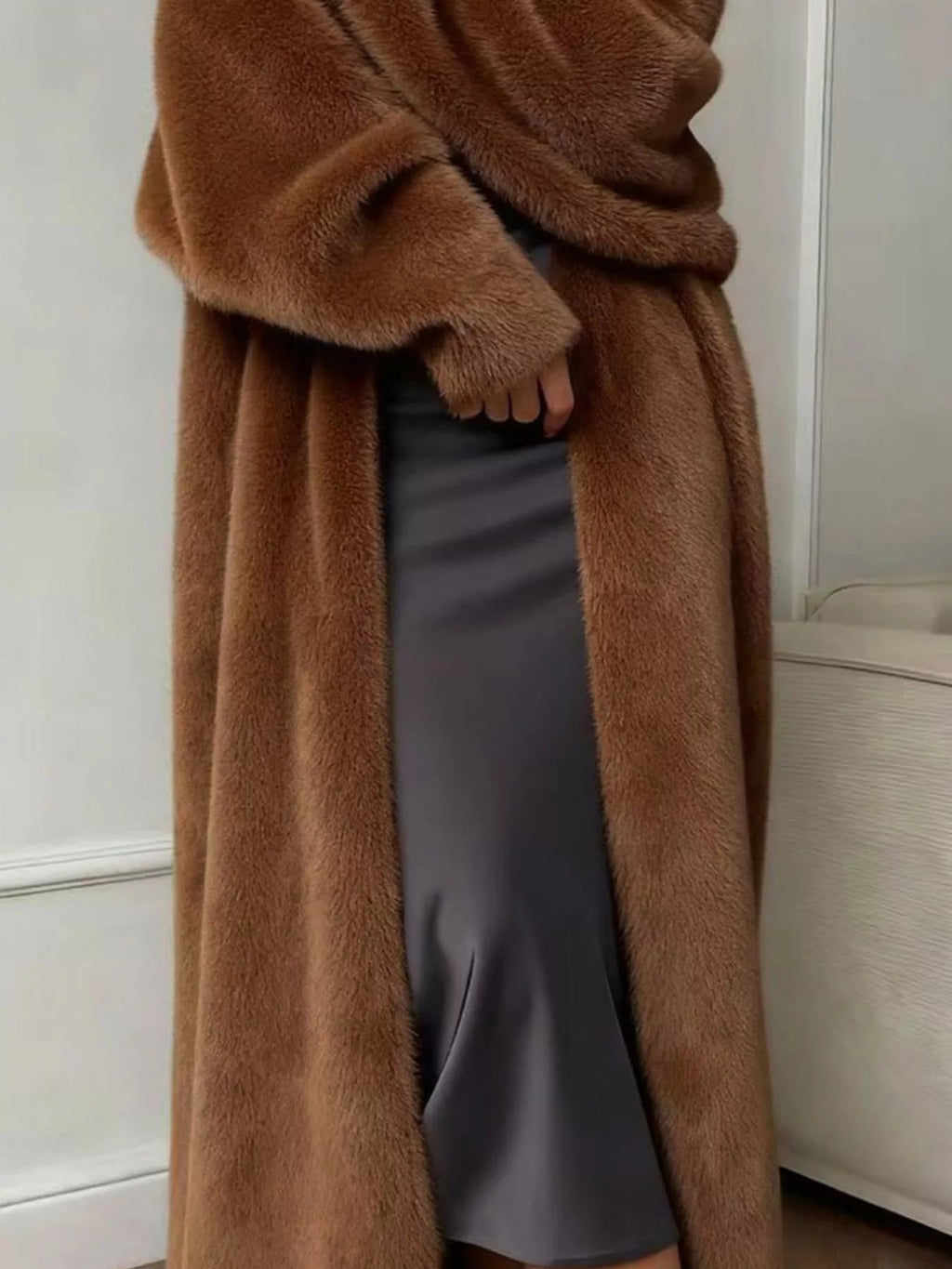 Gilet long duveteux ouvert sur le devant