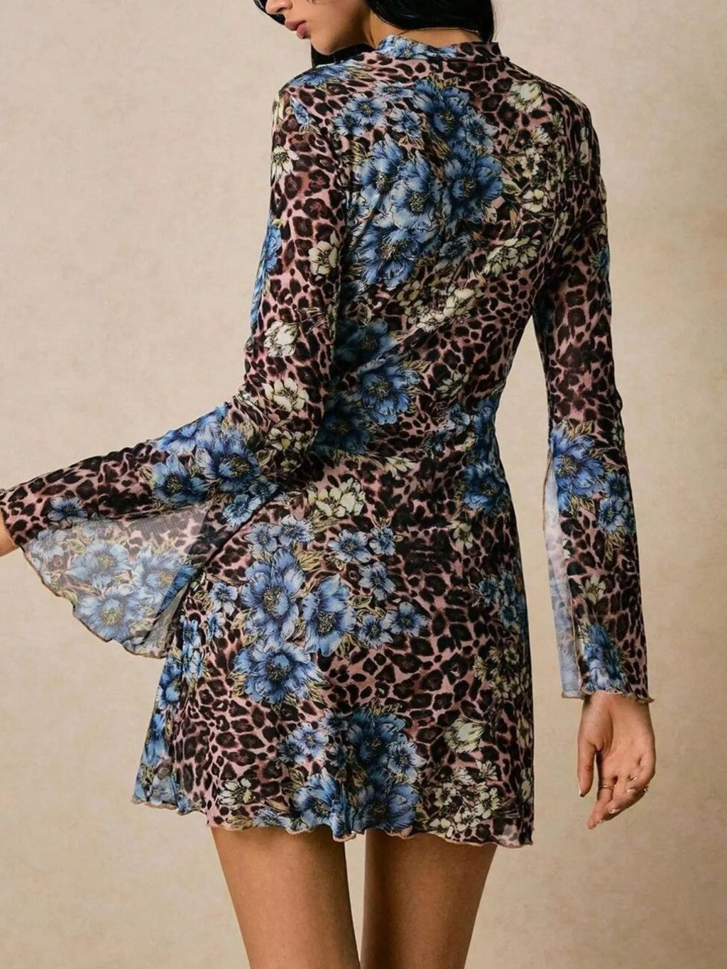 Robe mini à manches fendues imprimée léopard et fleurs