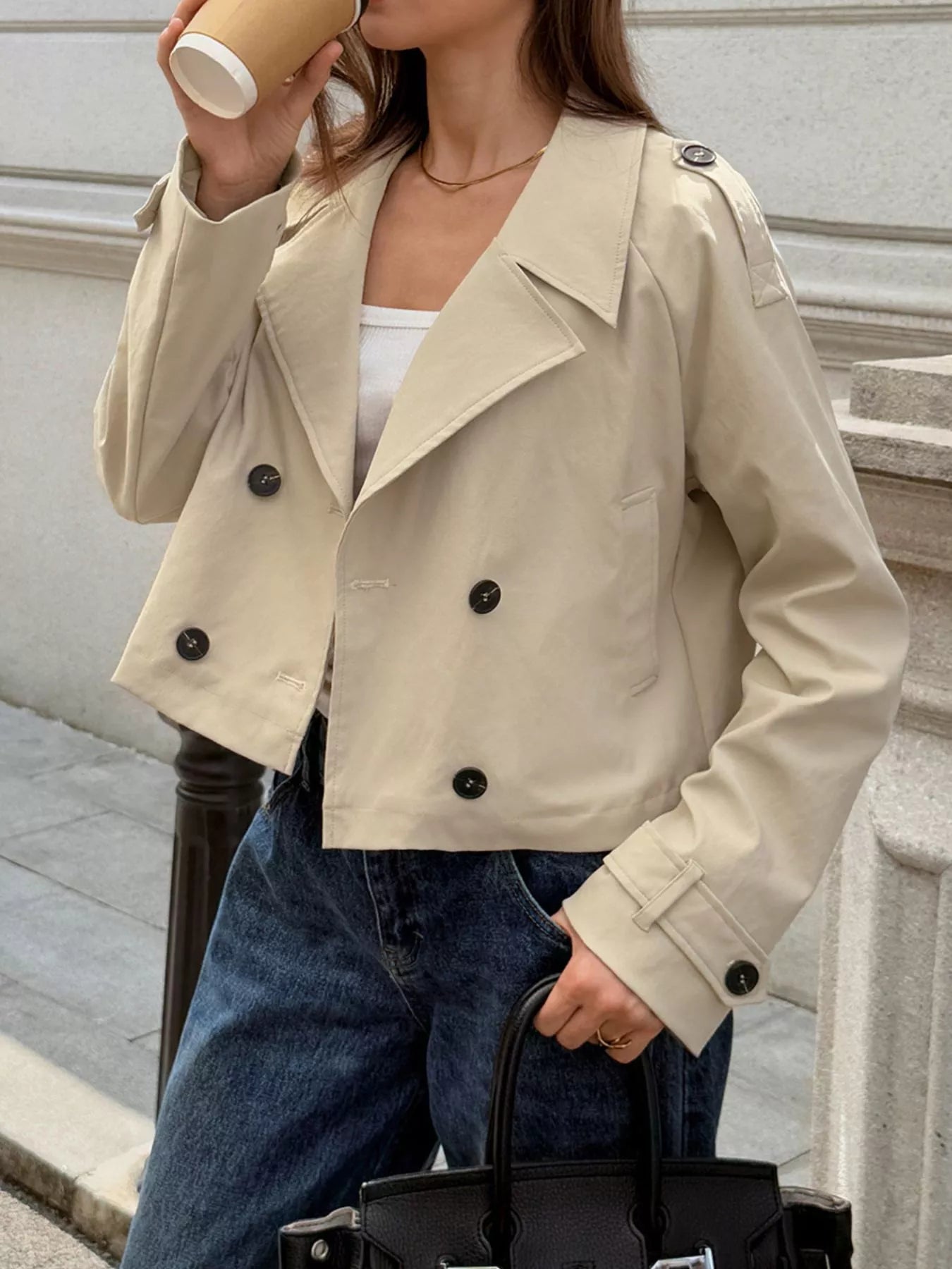 Chaqueta corta cruzada con mangas raglán