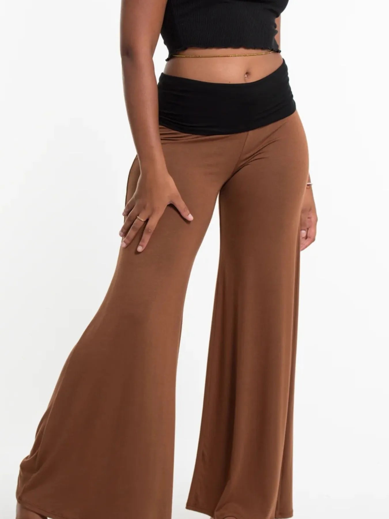 Pantalon de yoga taille haute à jambes larges avec ceinture contrastée