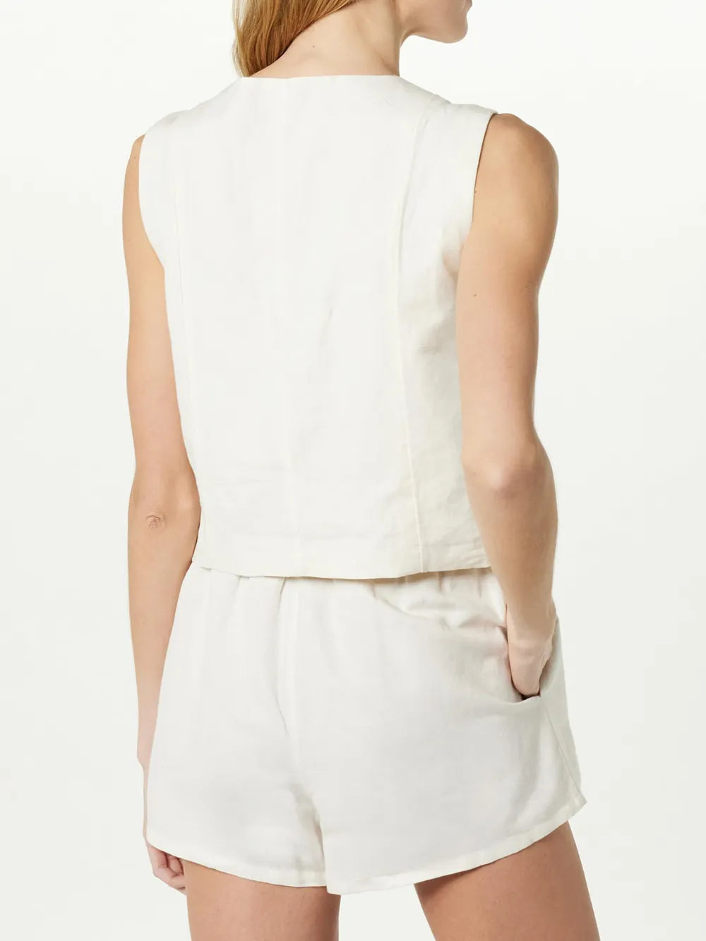 Ensemble haut boutonné à col en V et short à poches