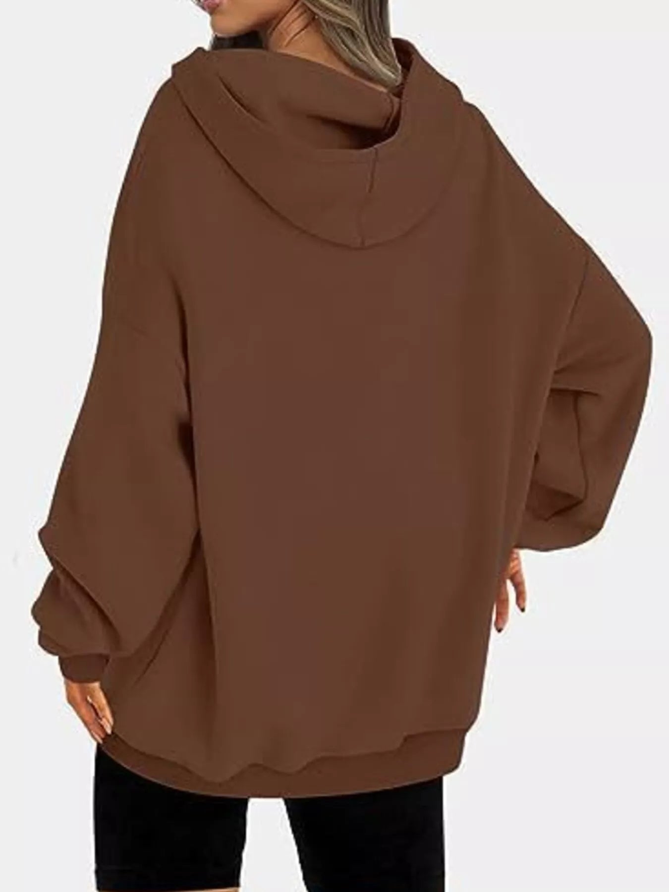 Sweat à capuche à manches longues et épaules tombantes